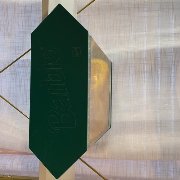 1994 Holiday Barbie - Picture 7 of 9